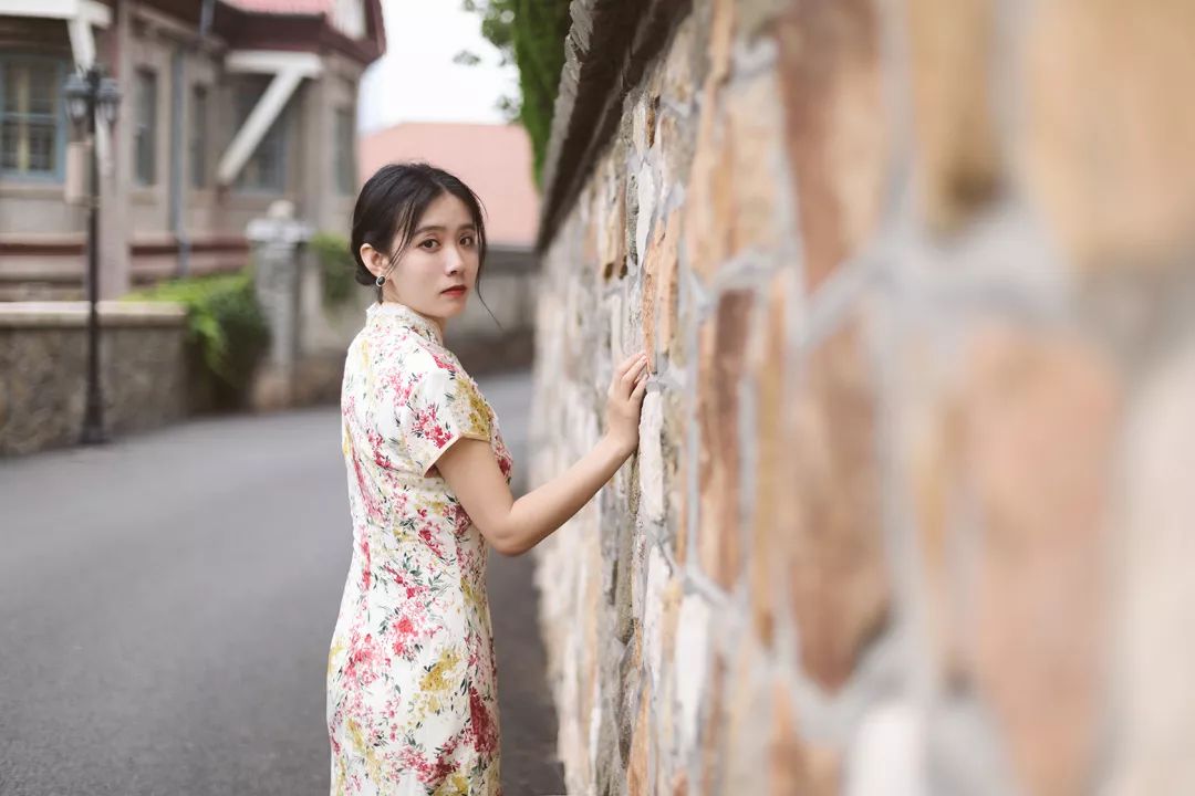 好看墙壁拍照姿势大全 d6f4c127c6914cf69494b66a916739f1.jpeg