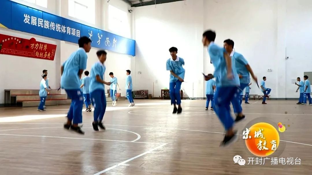 【宋城教育】--翩翩少年轻跃起 炫彩跳绳舞奇迹