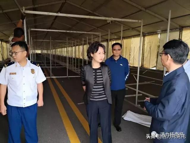 托克托县县委副书记,政府县长李春燕调研农贸物资交流