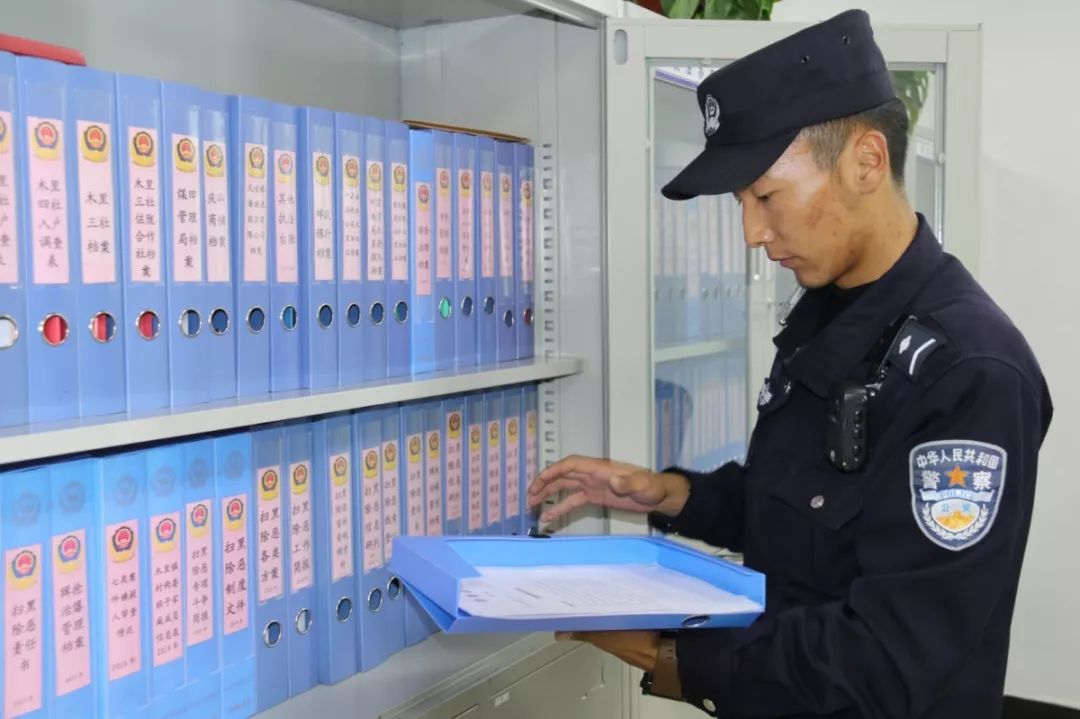 2017年,派出所民警搬进了新建的大楼,工作环境和生活条件得到一定程度