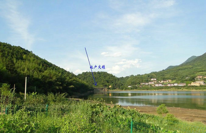 福建风水宝地伏虎饮水形看风水大师王君植福州寻龙点穴现场实拍
