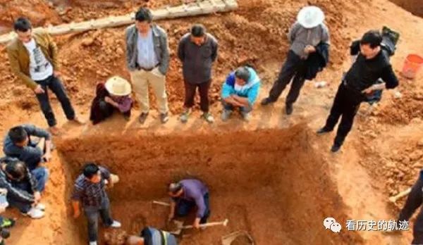 西安发现一个小女孩墓地堪比帝王棺材上刻了4个字吓坏专家