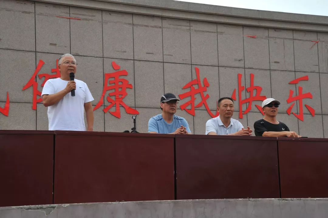 迷彩青春激情飞扬i孟州一中2019级高一新生军训成果汇报表演