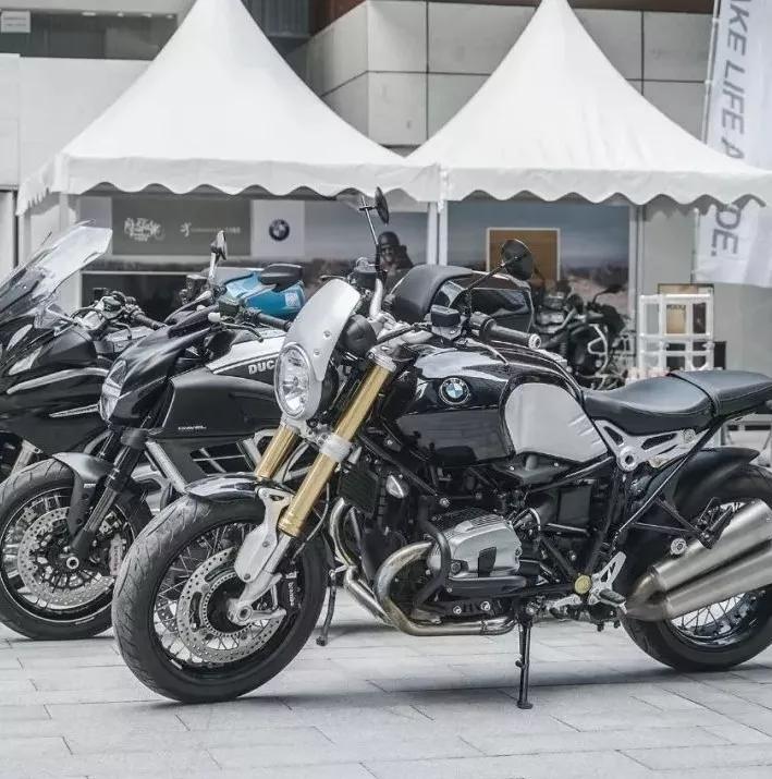 机车男孩带你去兜时尚风_摩托