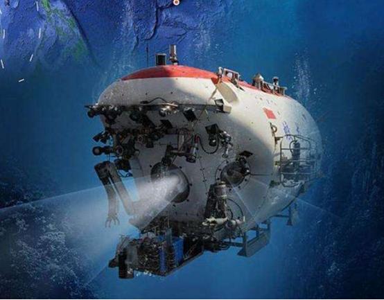 海底7062米!中国"蛟龙号"深海探测器一举创下世界级纪录