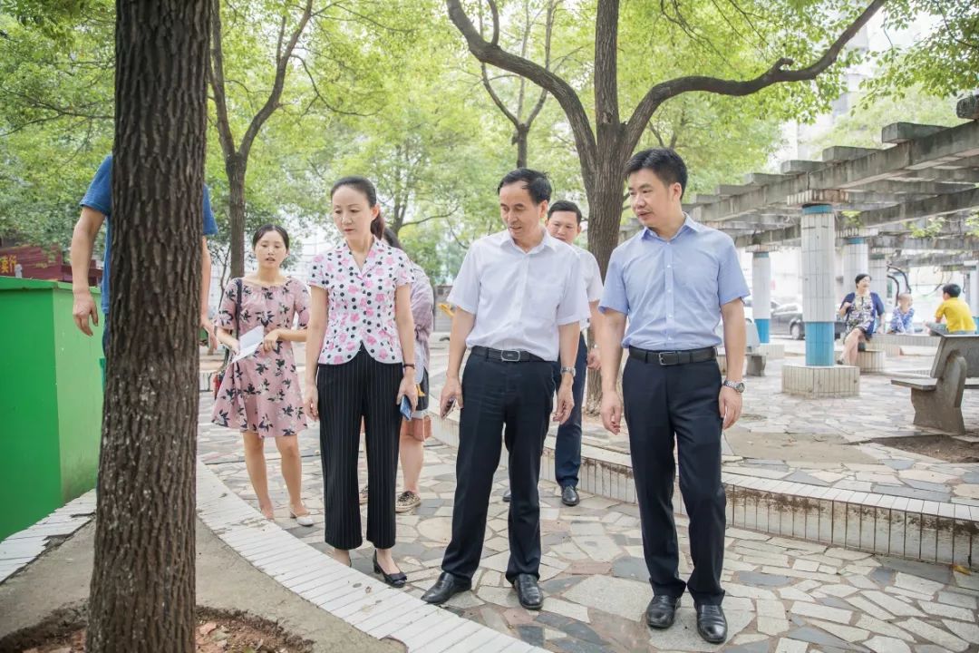 高新动态丨再调度再加压欧杏要求切实增强三个意识将创卫工作落到实处