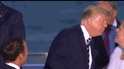 g7全家福站序露玄机特朗普默克尔互吻引关注