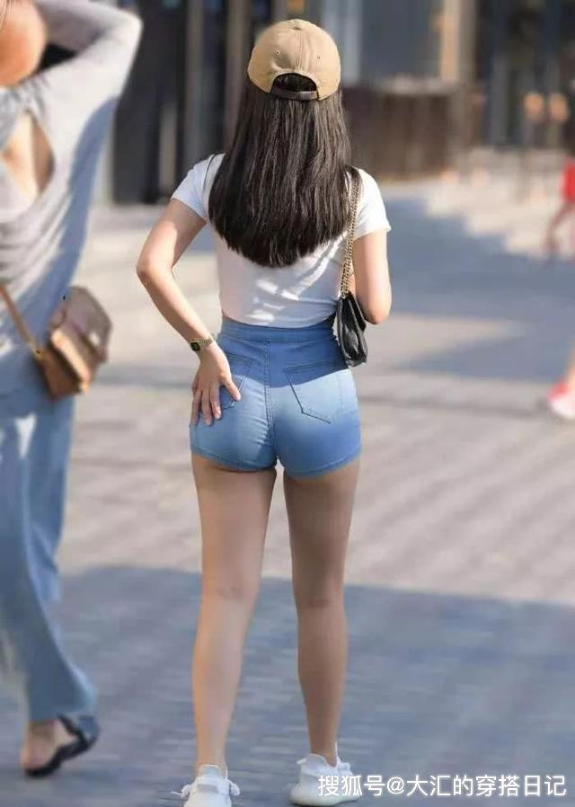 小巧玲珑的少妇才能够百搭才能更好的优化和修饰自己的身材