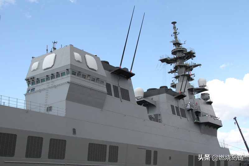图片补全计划:曾经是日本战后最大战舰的"日向"级直升机驱逐舰