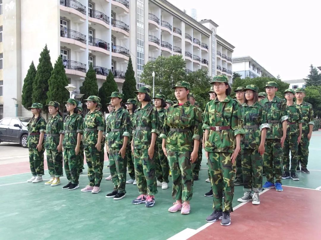 赠青春一场绿色的洗礼 | 玉溪一中分校军训优秀表彰通报