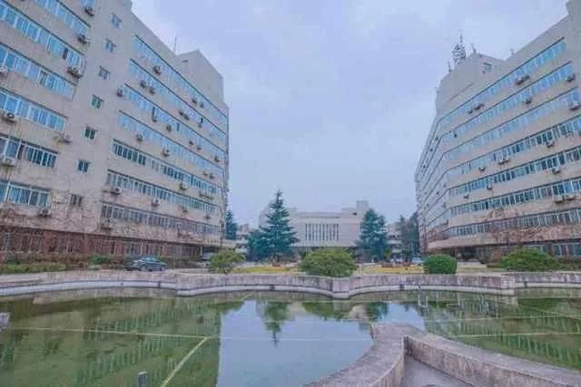 “既憋屈又没名气”的4所“非211”大学,考上就赚到了