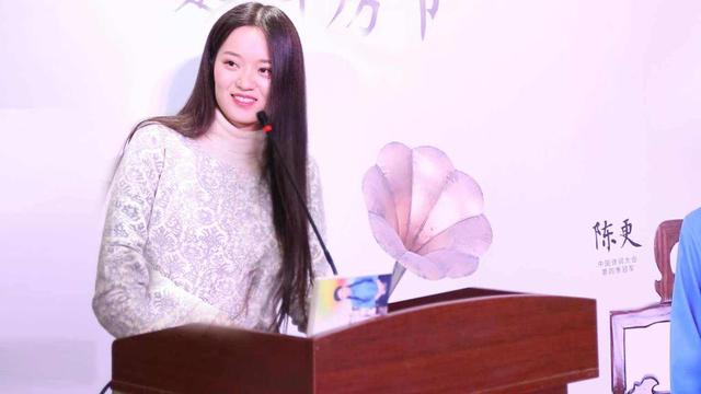 武亦姝考入清华曾与她pk的北大才女陈更长成这样网友没整容吧