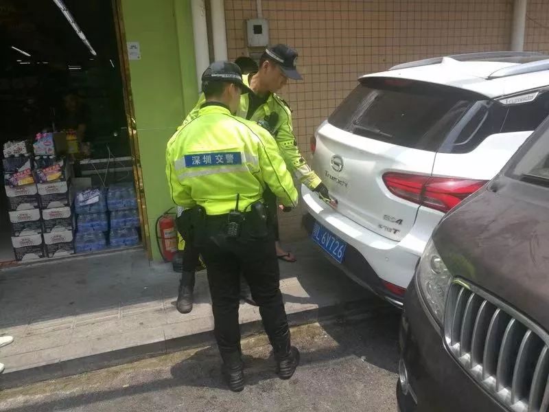 在车牌上加了一竖,车主被拘15天,被记12分!交警:自作自受!