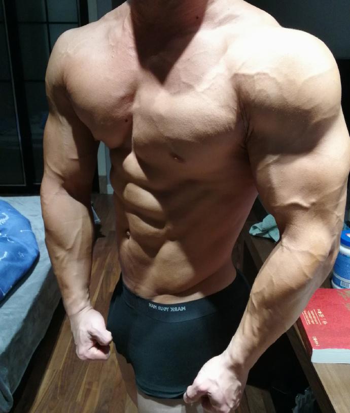 八块腹肌怎么画男生 fdf82502f71e4a798154c09cd9c40e0e.jpeg