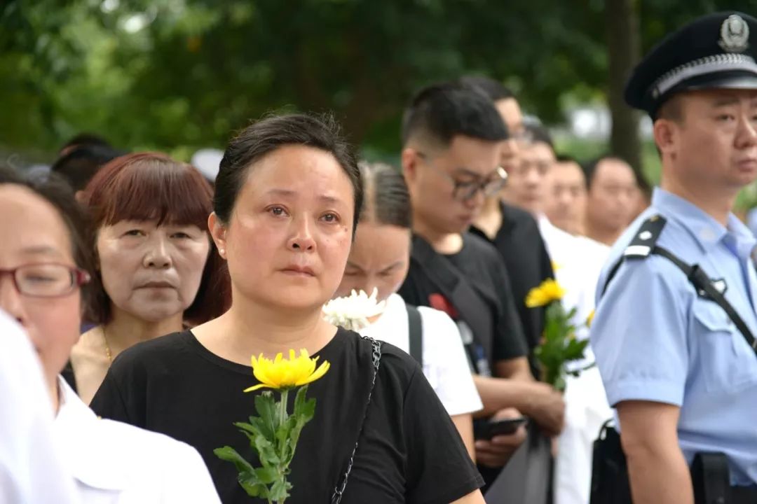 最后,让我们再次记住这两位烈士的名字!李科,周正良来