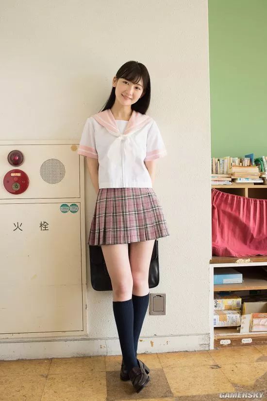 校服即正义 日本19岁女高中生青春气息弥漫