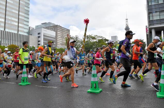 第33届北海道马拉松在札幌市闭幕约2万人参赛
