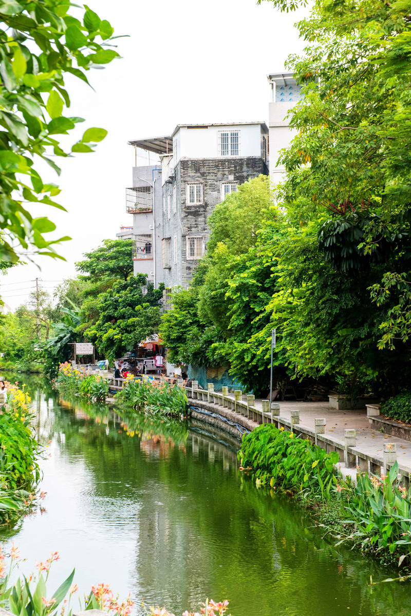 黄埔古港地区分为四个功能区,即纪念展示区,古港公园区,栈道餐饮区及