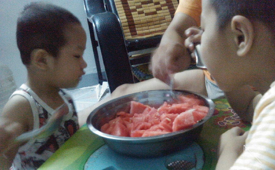                     孩子临睡前，宁可饿着也别给孩子吃这4种食物，容易积食不长个！