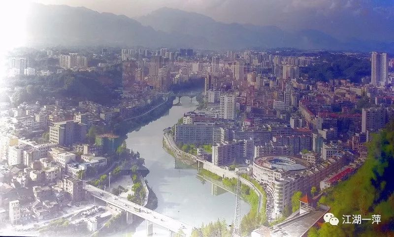 恩施市区(翻拍图)