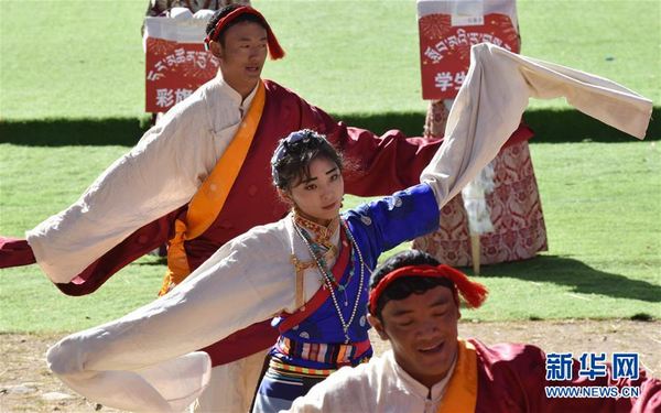 8月25日,西藏那曲市比如县良曲乡第四届热如锅庄文化艺术节拉开序幕.