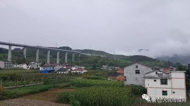 2018年石泉县池河镇经济总量_石泉县中池镇筷子铺村(2)