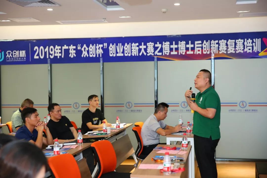 曾担任"青创杯"评委,科创杯"赛前辅导的苏登光老师为帮助选手们更充分