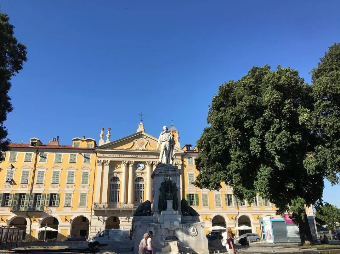 法国的大学世界排名_法国女明星排名(3)