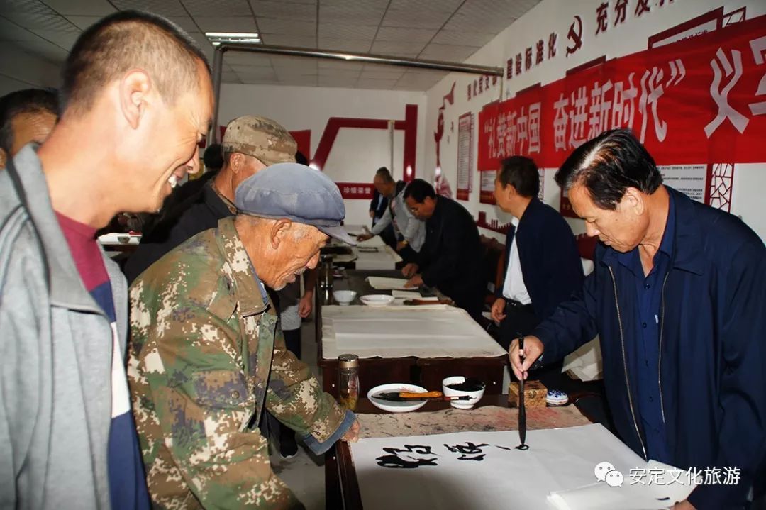 巩固脱贫人口脱贫成效_脱贫攻坚图片(2)