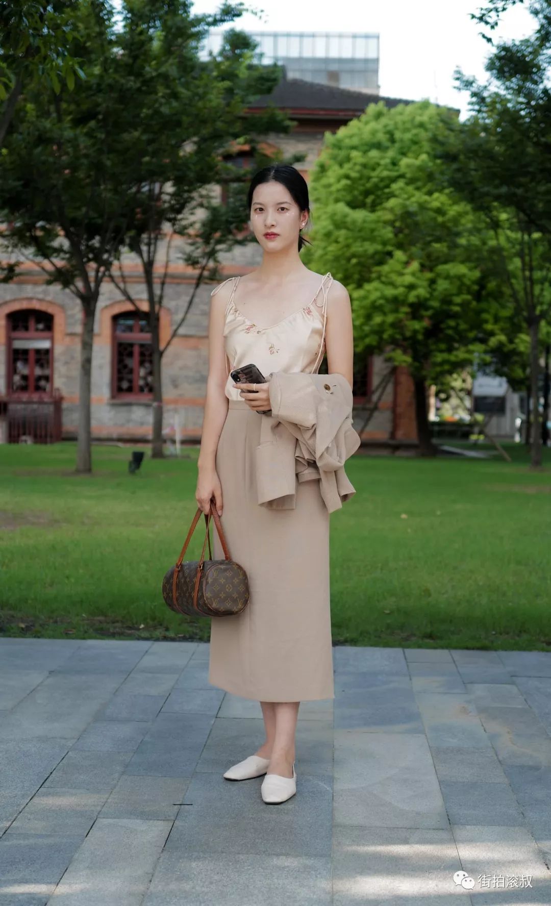 【滚叔街拍】任由阳光热辣,你继续柔美