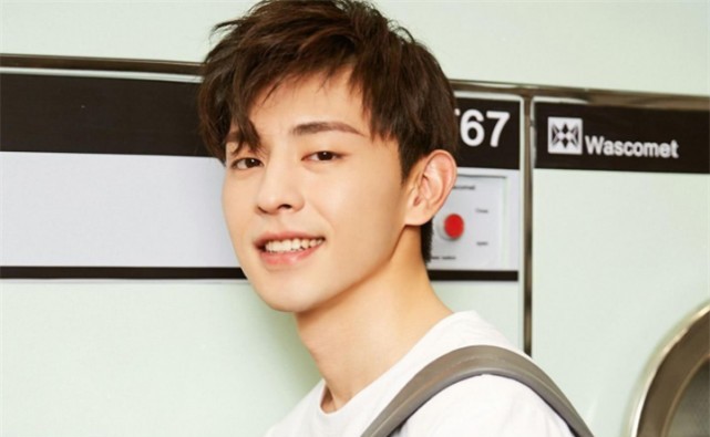 综艺明星大叔 91e2c9be1d3e436091b6484bf2a65dc0.jpeg