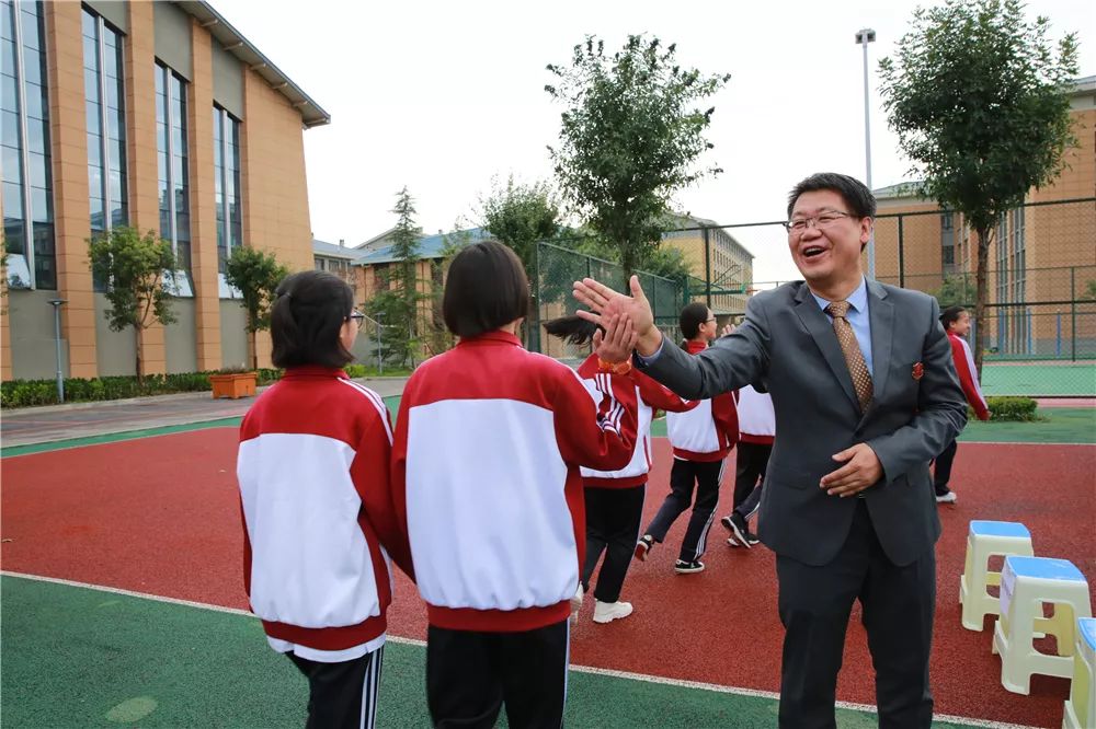 开学典礼上,北师大庆阳附校与学子们共同捍卫青春!