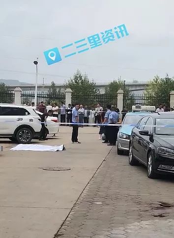 神木滴水崖小区发生命案 一名年轻女子身亡