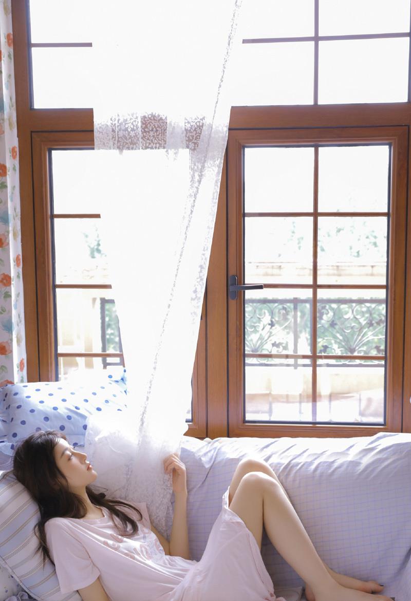 性感温柔美女慵懒诱人私房写真