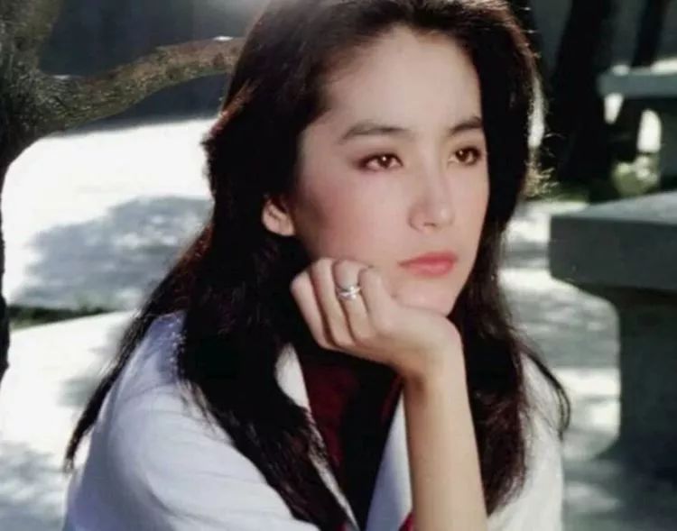 青春若有张不老的脸,它一定属于8090年代的香港女星