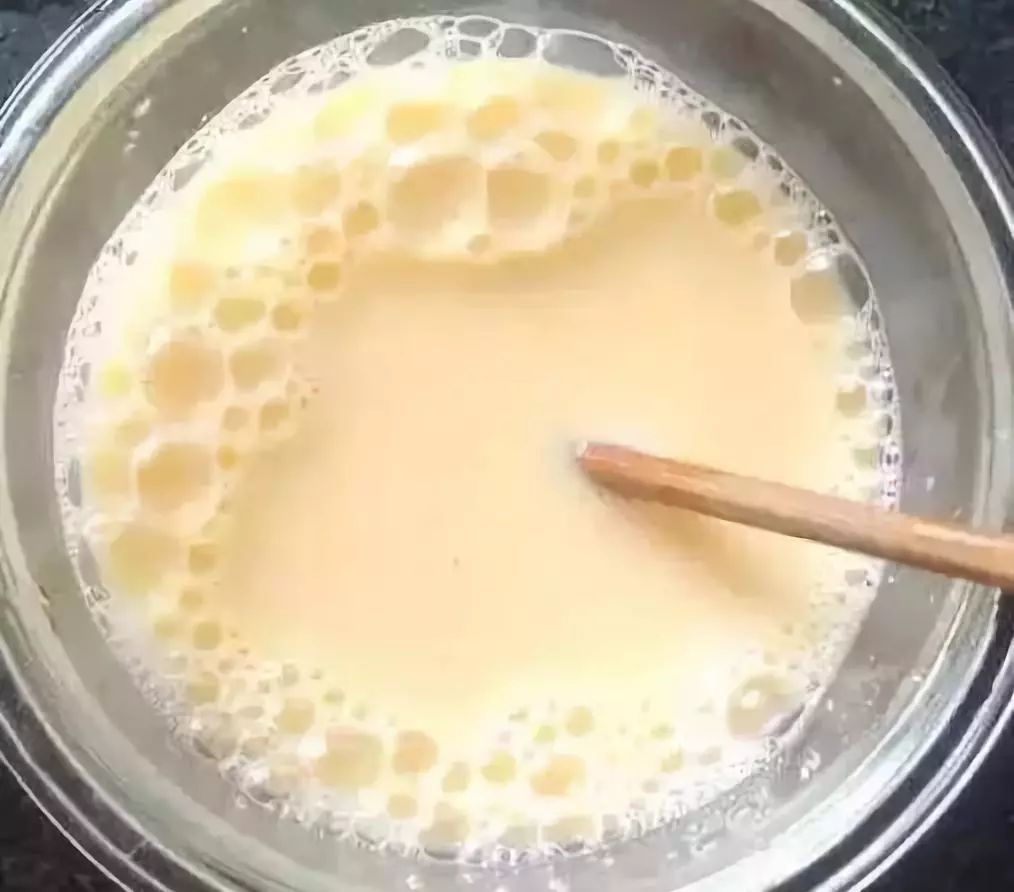 疯狂猜成语一个炸蛋和一个碗_疯狂猜成语的字和箭头(3)