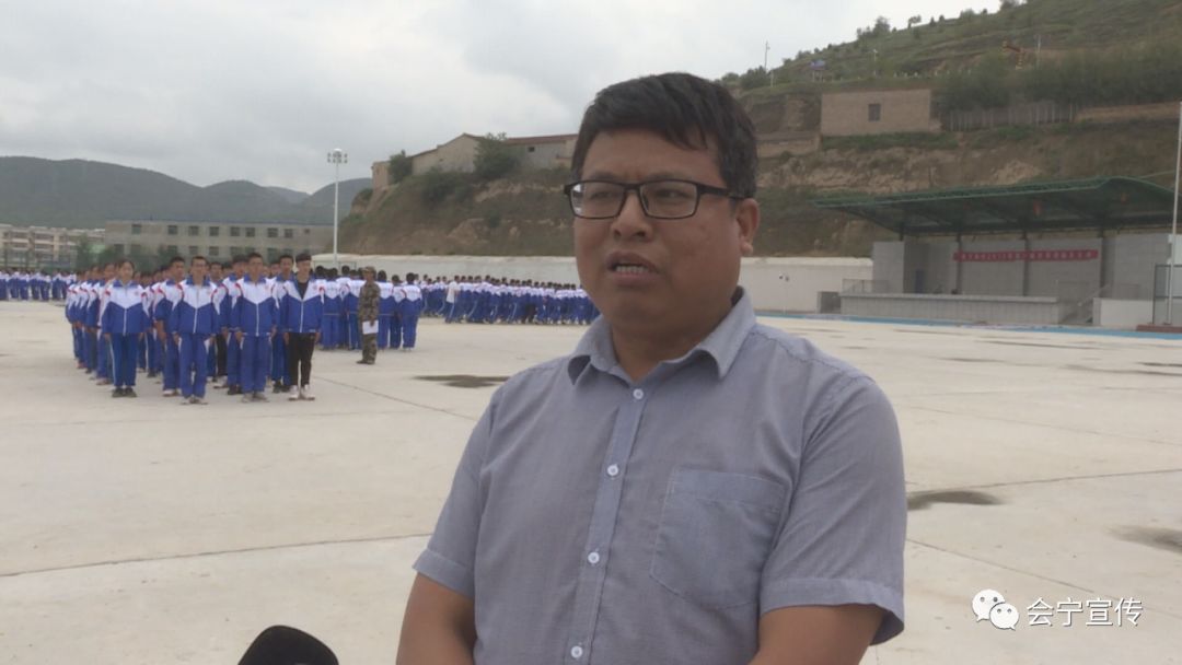 会宁县第四中学政教处主任 韩旺林:通过军训活动,激发了学生的爱国