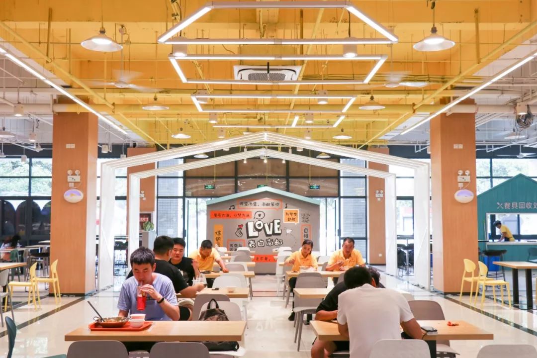 南邮食堂整成网红脸,柚子们怎么说?