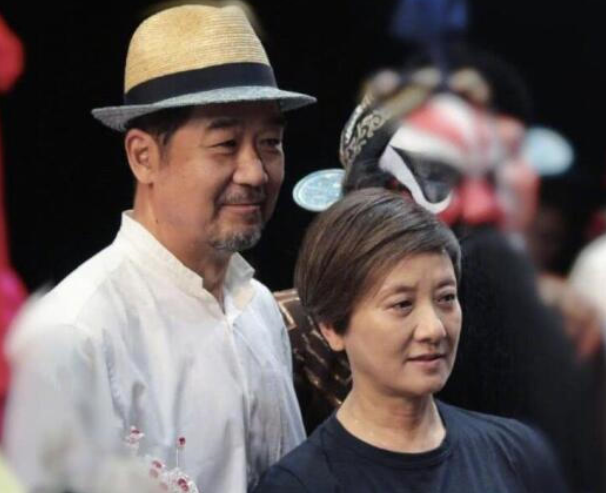 原创62岁邓婕素颜近照曝光当年的最美王熙凤你还认得出吗