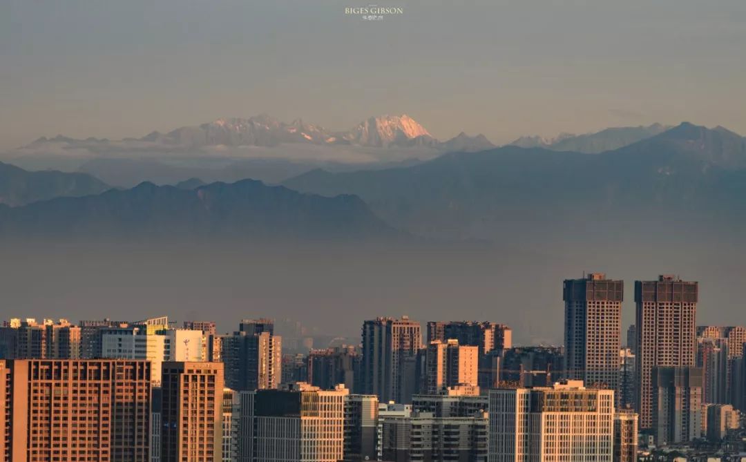 西岭雪山是成都的一张名片.