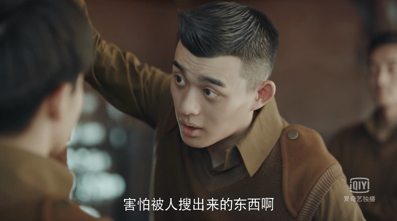 烈火军校:李文忠为什么要偷钱?其实剧中已经给出了答案!