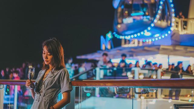 在家拍照姿势氛围灯 4e3023143b6140708e8652673021f923.jpeg