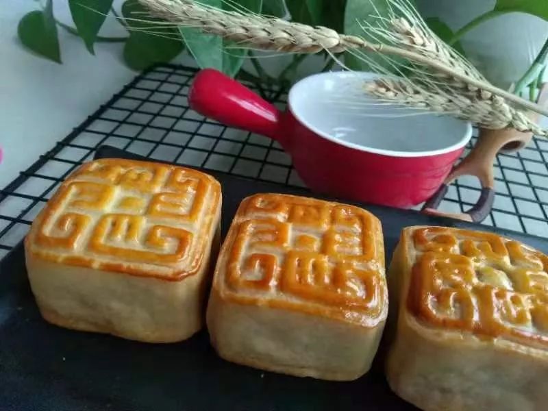 广式月饼皮薄馅多美味可口方便携带易于保存走亲访友佳品