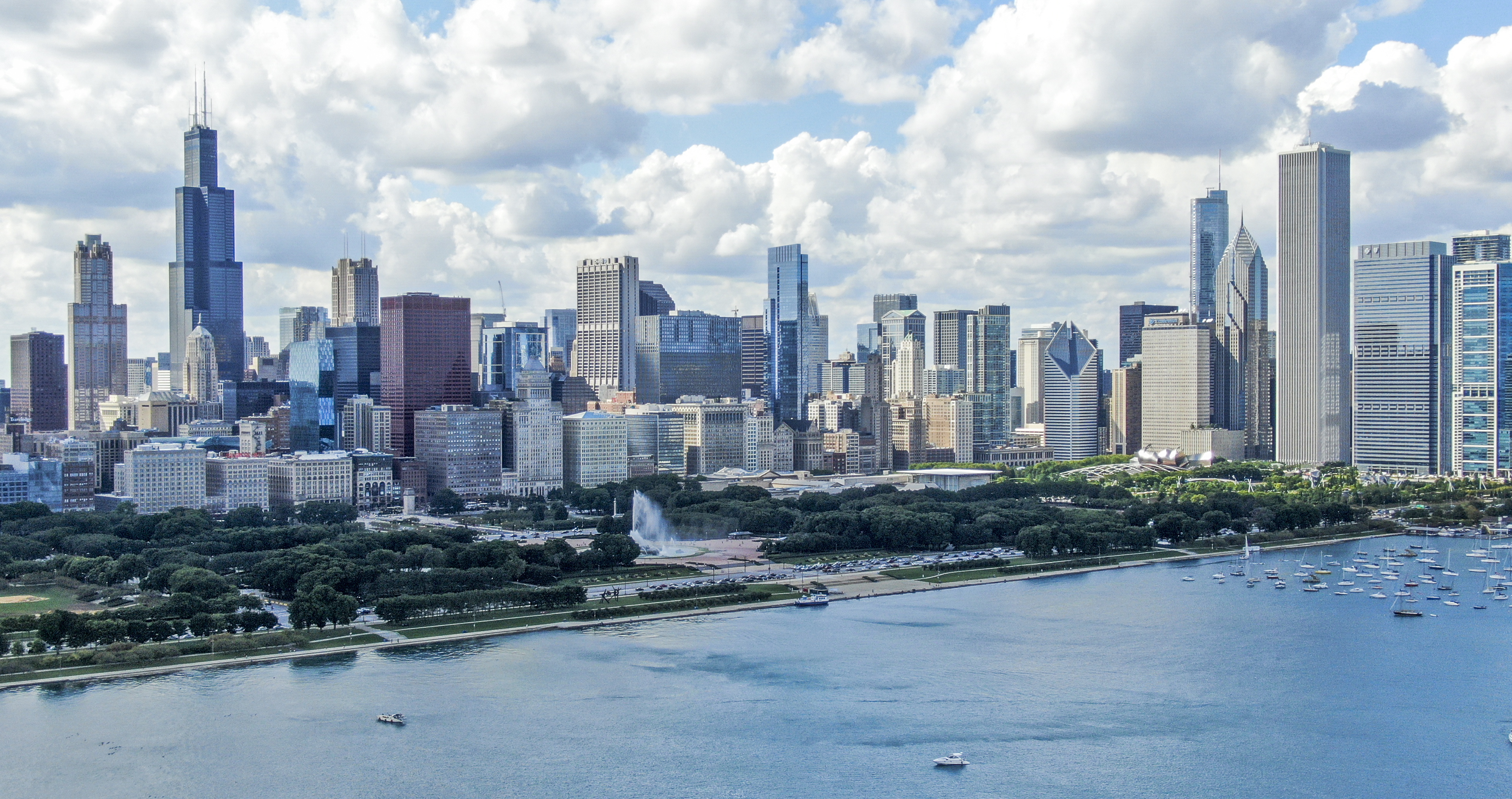 新华社照片,外代,2019年8月28日 这是8月27日在美国芝加哥航拍的城市