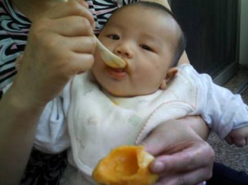 7个月宝宝吃鸡蛋过敏,劝告:1岁前不能吃的