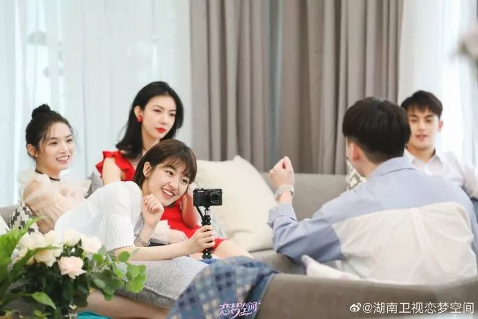 素人恋爱真人秀，是真人恋爱还是作秀？