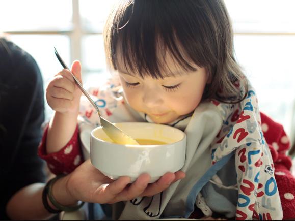                     爸妈1米6，孩子1米8，这位妈妈的做法，连医生都拍手称赞