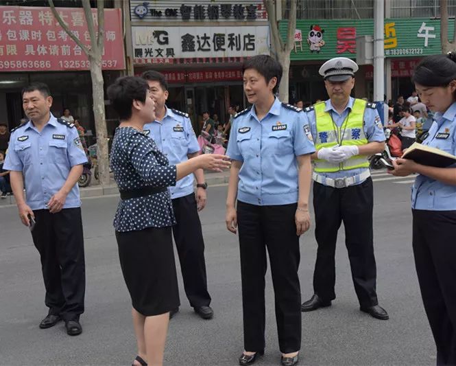 【动态】开学季首日,中牟县公安局长栗英实地调研城区