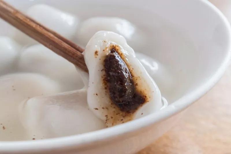 古镇上每一幢建筑,每一条街道,甚至每一道美食都充满了故事,成为唐昌