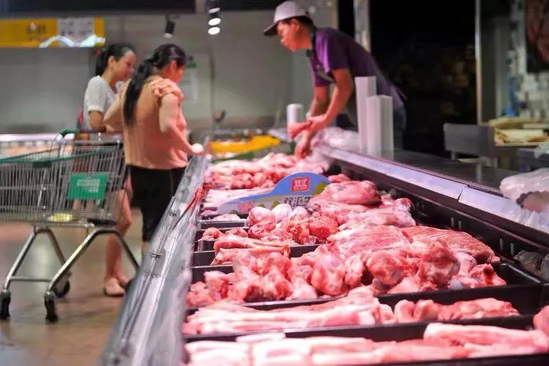 纯腿肉47.6元/公斤，排骨59.8元/公斤，猪肉价创新高！市民改吃鸡肉鱼肉